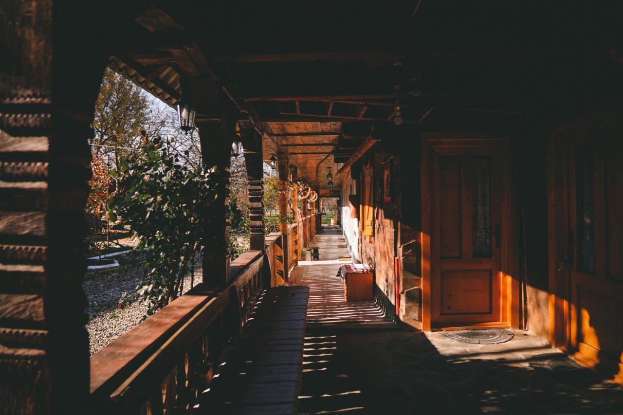 La Romaneasa Săpînţa Buitenkant foto